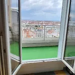 Plein Sud Terrasse Garage Netflix Climatisation شقة *