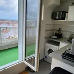 شقة Plein Sud Terrasse Garage Netflix Climatisation ليون