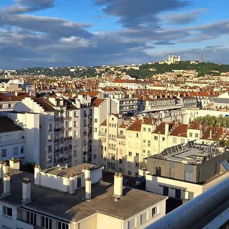 Appartement Plein Sud Terrasse Avec Vue Panoramique Climatisation Parking Lyon